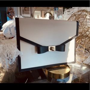 SOLD 😍 Kate Spade Mallo Mayfair Envelope Clutch ✨